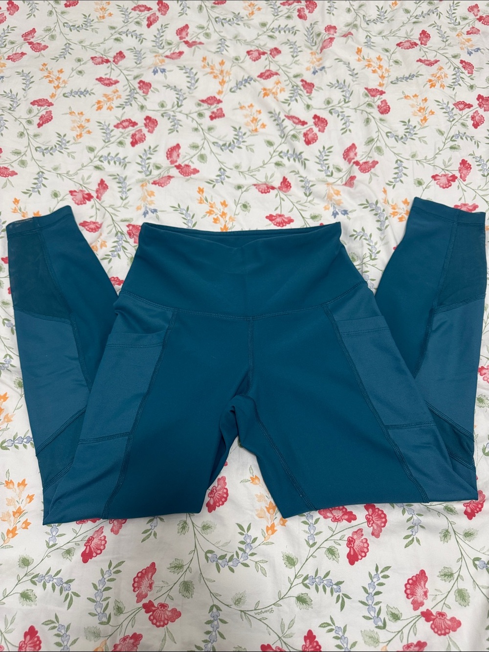 Reflex Teal High-Waist Active Leggings with Side Pockets and open phone holder